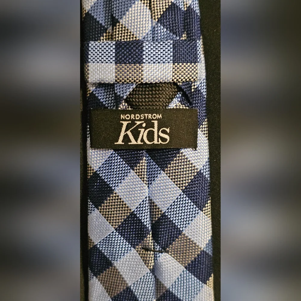 Boys tie